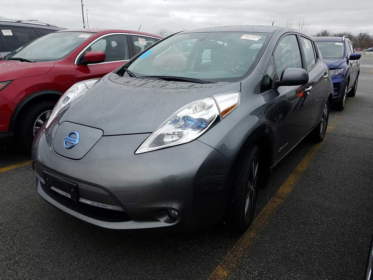 Ниссан минск. Nissan Leaf SL. Nissan Минск.